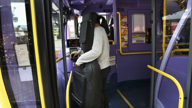El Ático 175: El músico que no podía viajar en bus con su instrumento