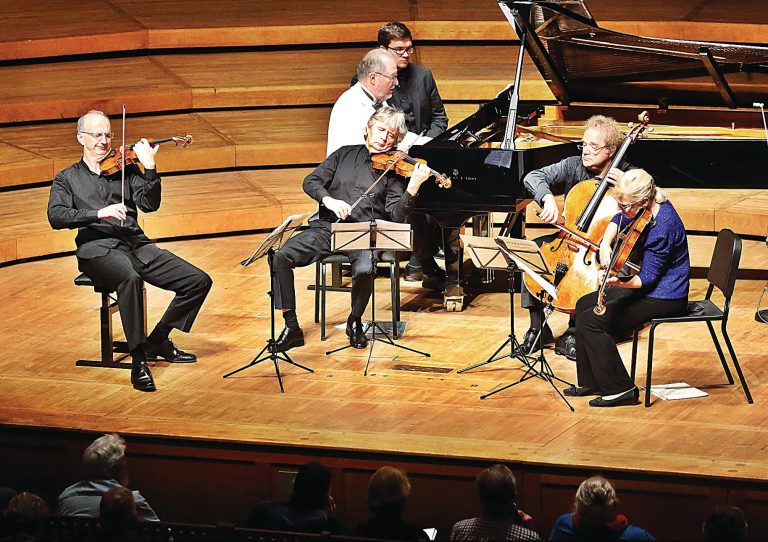 Fila 01: El quinteto con piano nº2 de Dvorak