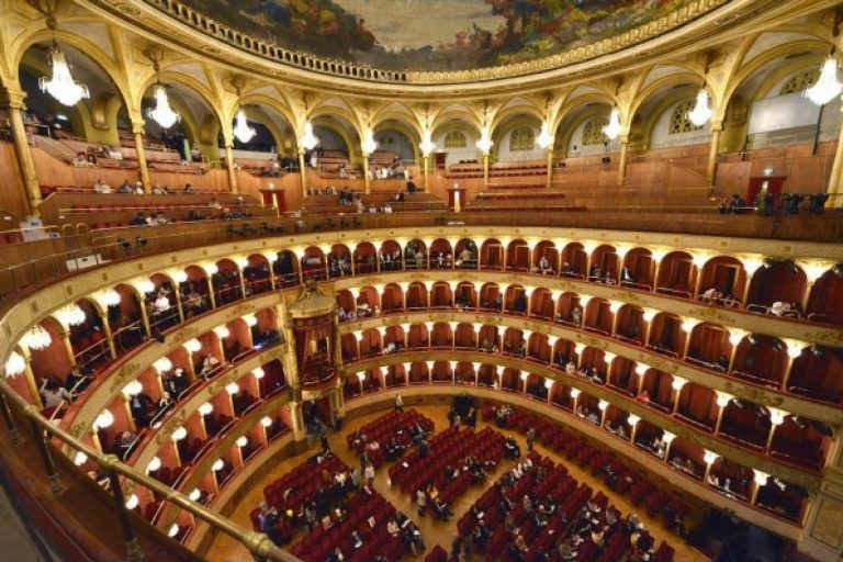 La ópera está llena de… bueno, ya lo saben ustedes