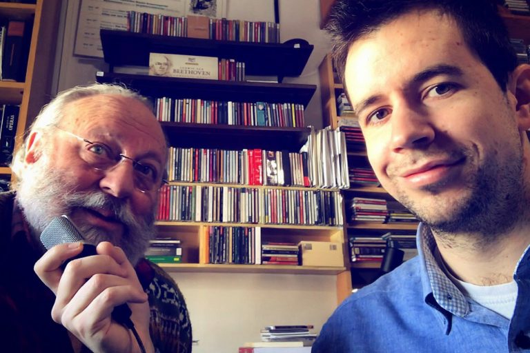 Arturo Reverter: “No entiendo cómo las casas de discos siguen fabricando CDs que no se venden”
