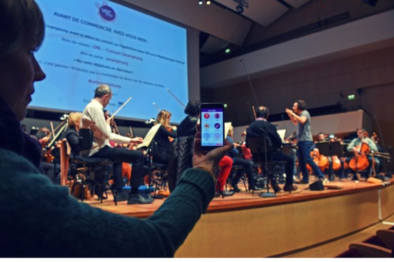 Encienda su teléfono y abra la aplicación: el concierto va a comenzar