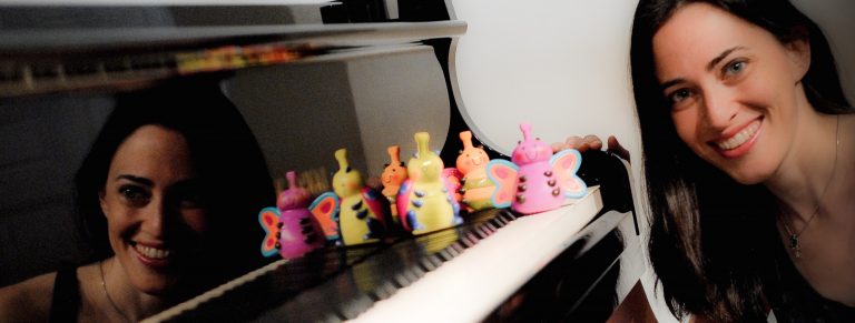 Música en Familia #23: Miniaturas para piano con Constanza Lechner