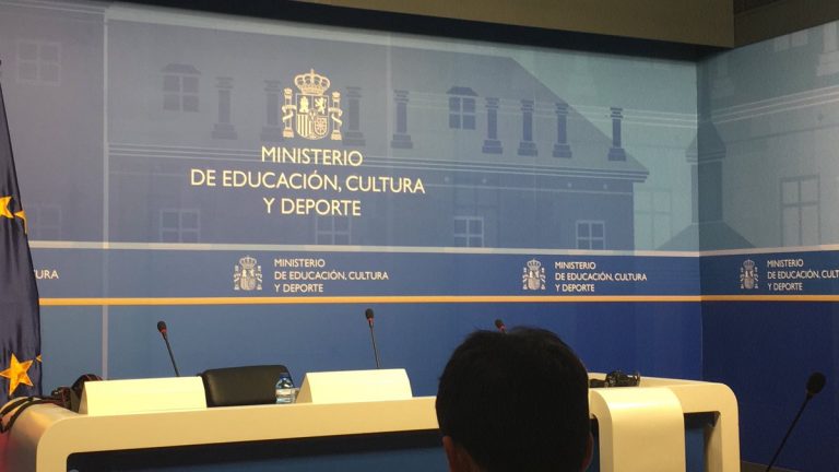 ¿Procesos públicos o nombramientos directos?