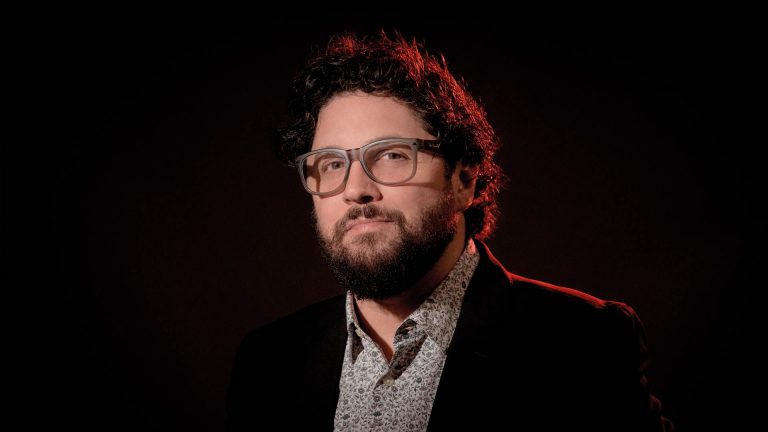 ¿Por qué es necesario contratar a artistas españoles?  – siempre pero ahora más que nunca –