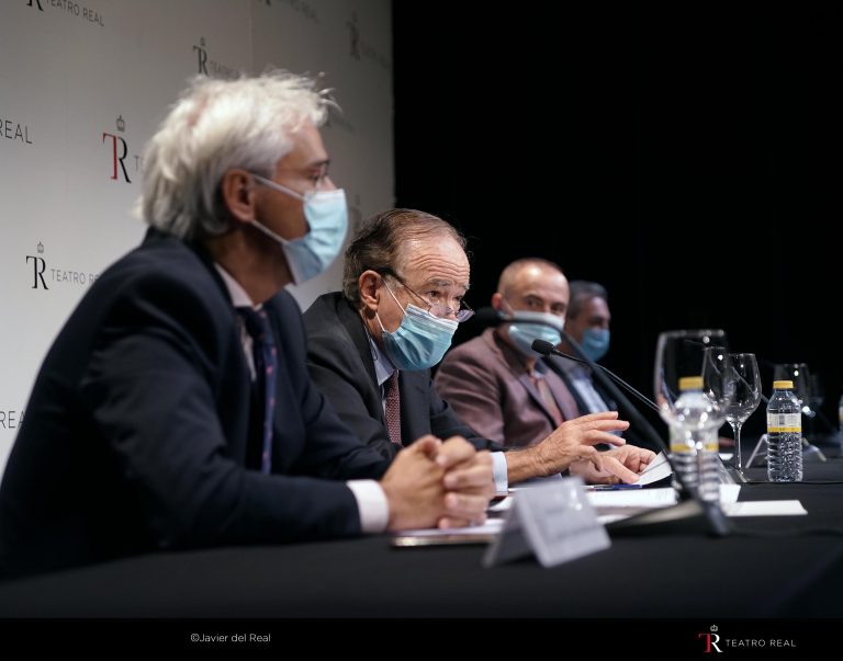 El Ático: Polémica y suspensión en el Teatro Real