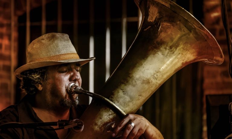 Con el Jazz hemos topado: El contrabajo de viento